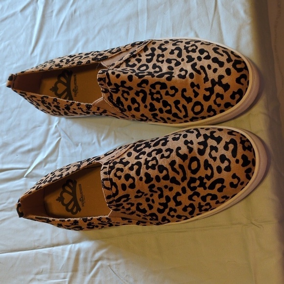 Fergalicious Stevie Sneakers - A Perfect Blend of Comfort & Chic - Picture 1 of 9